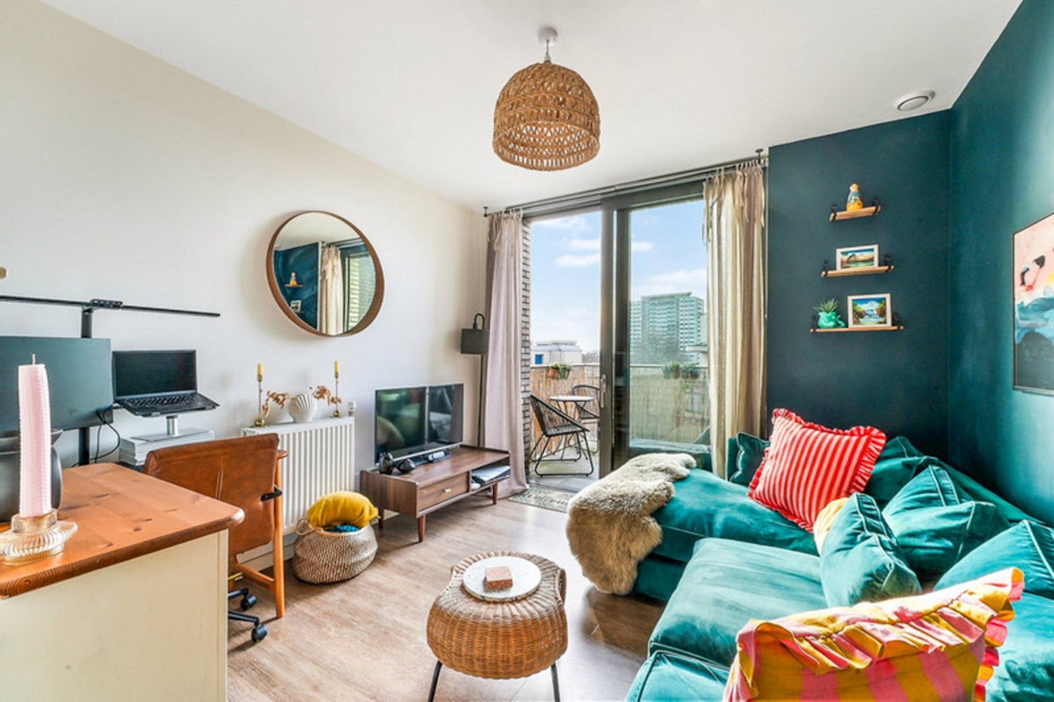 Flat Macclesfield Road in Greater London