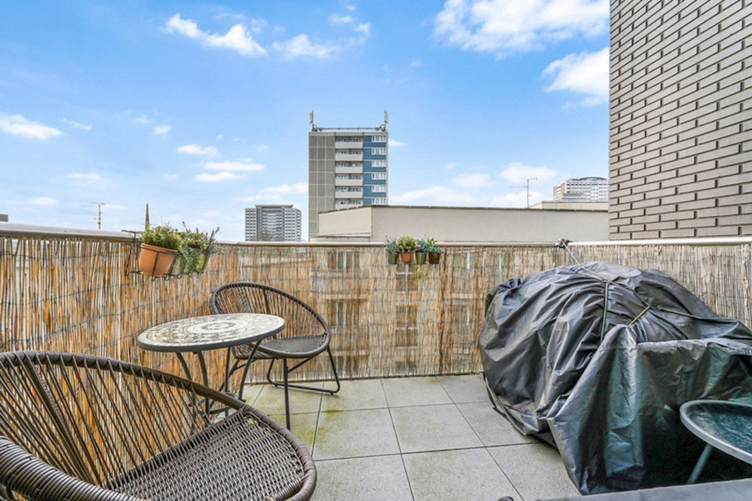 Flat Macclesfield Road in Greater London