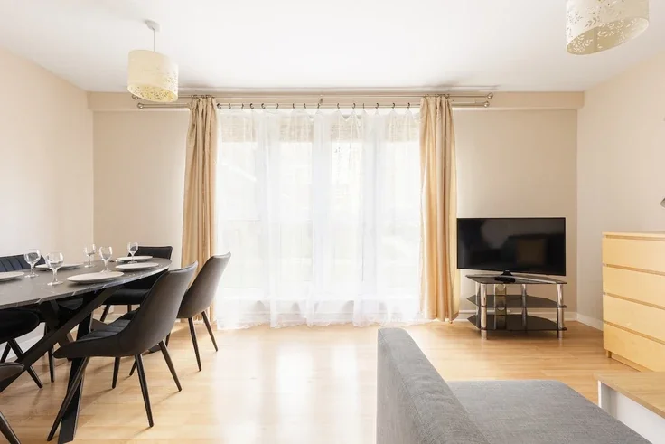 Flat Strathan Close in Greater London