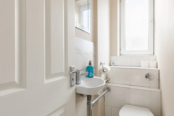 Flat Strathan Close in Greater London