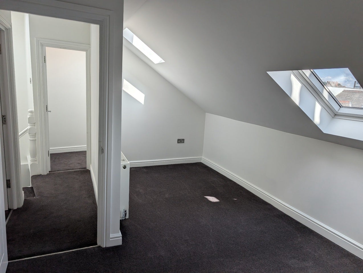 Flat Woodcote Road in Greater London