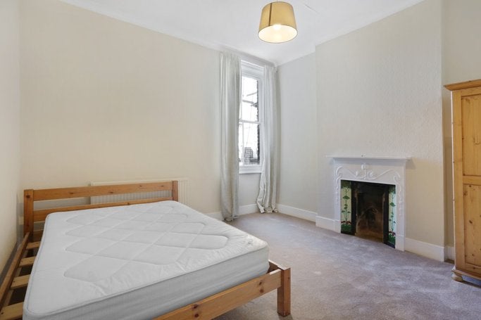 Flat St Helens Gardens in London