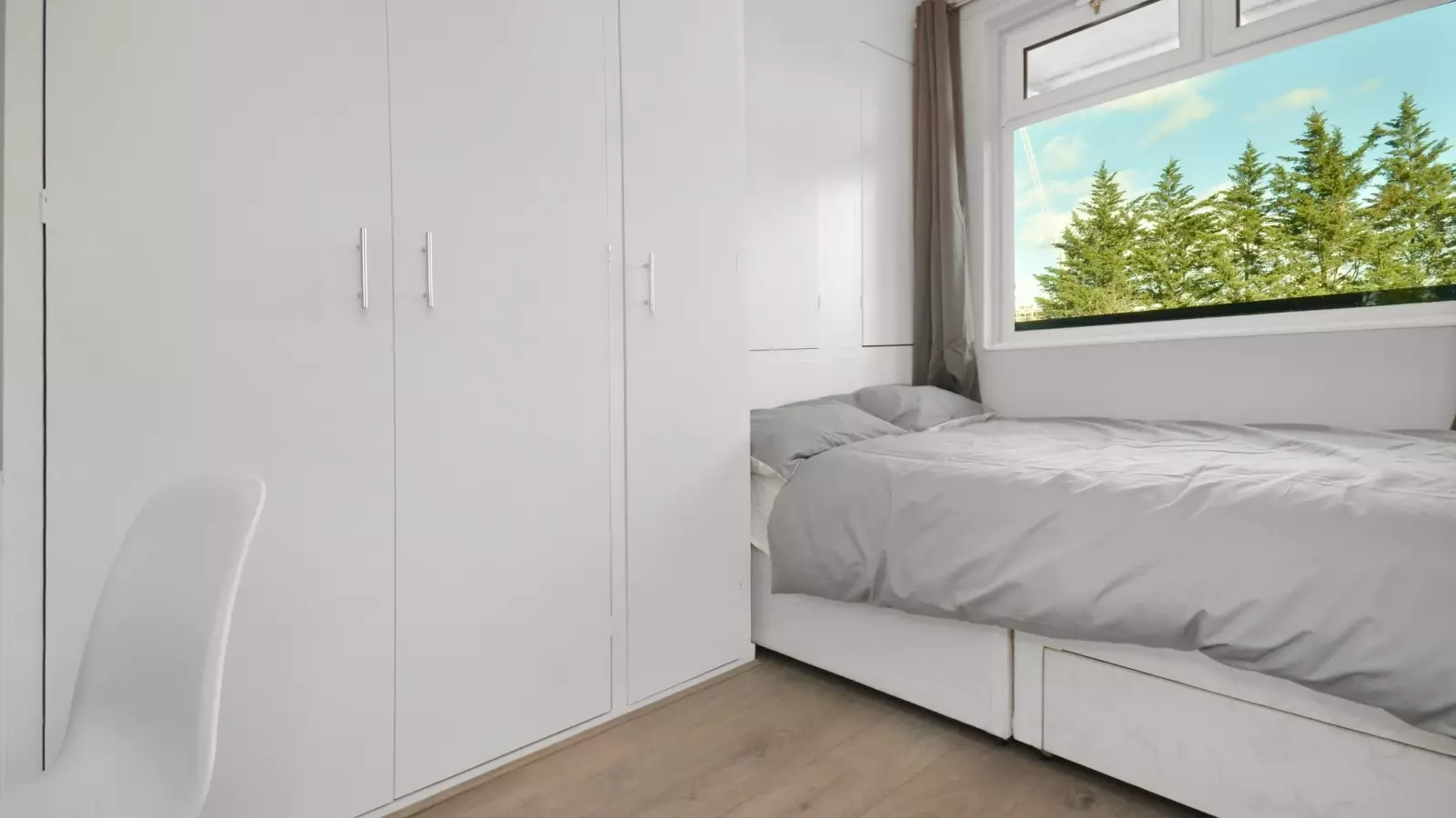 Flat Wendon Street in Greater London