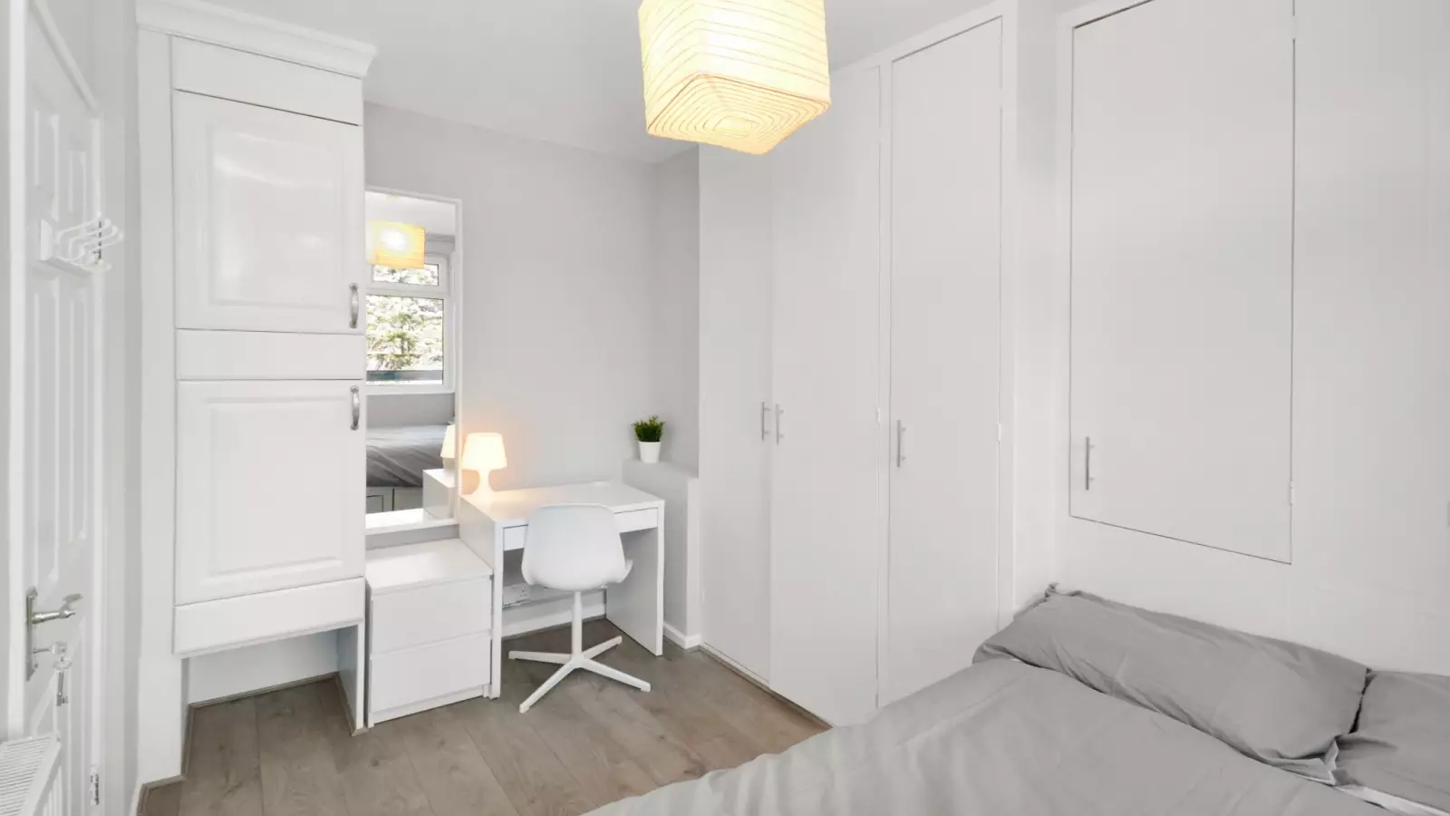 Flat Wendon Street in Greater London