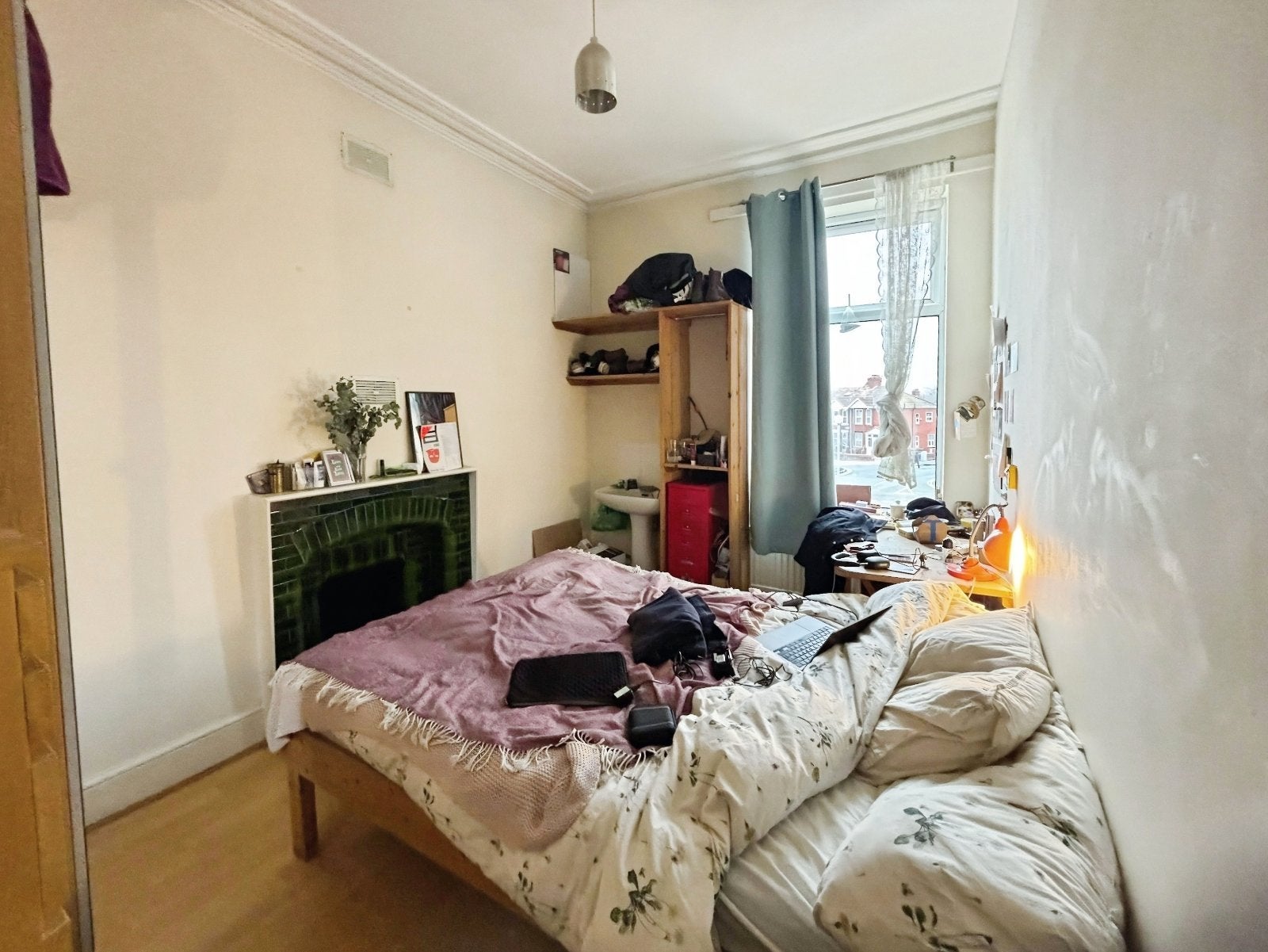 Room Slade Lane in Manchester
