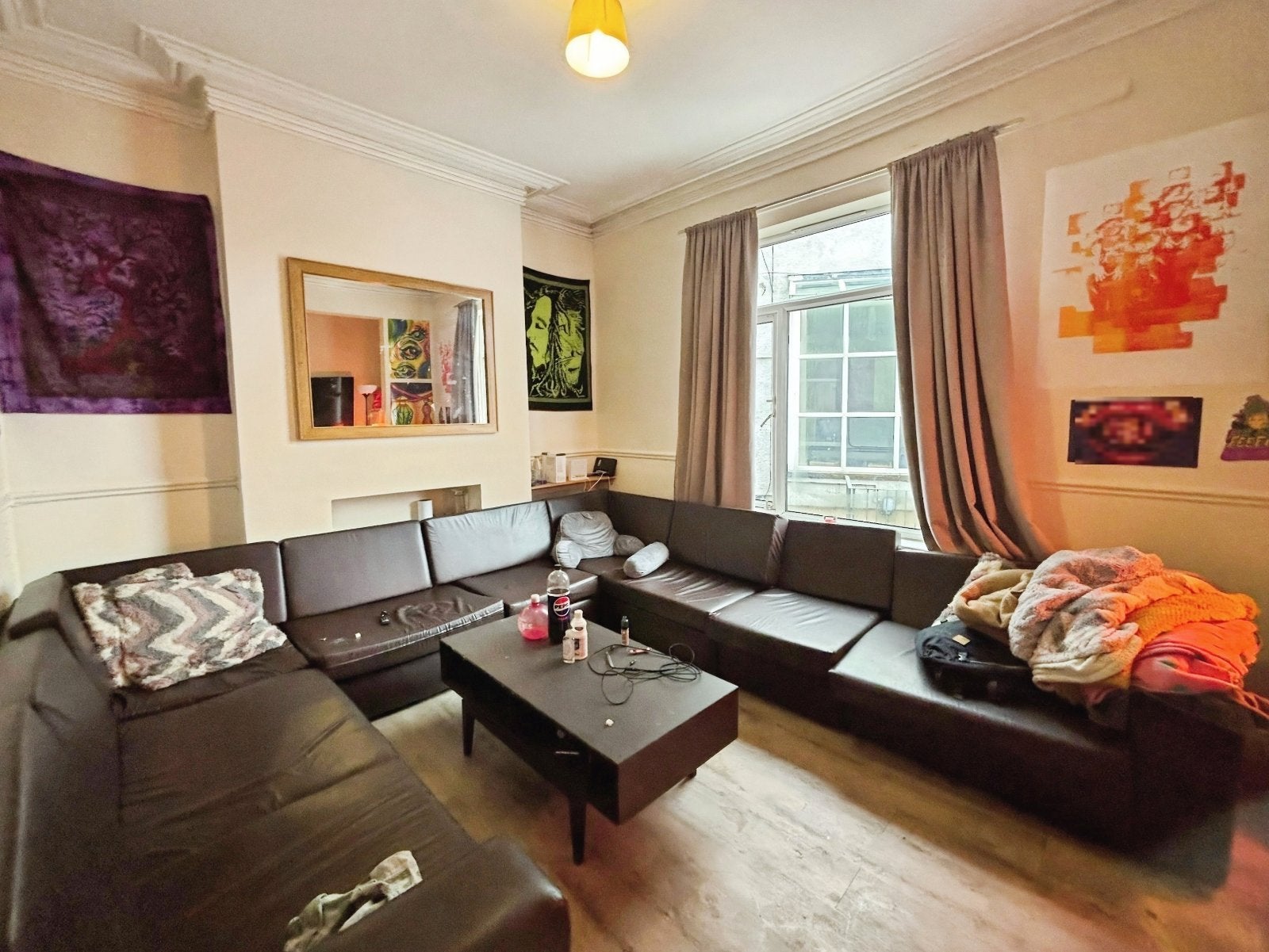 Room Slade Lane in Manchester