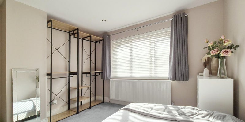 Room Harewood Road in Chelmsford