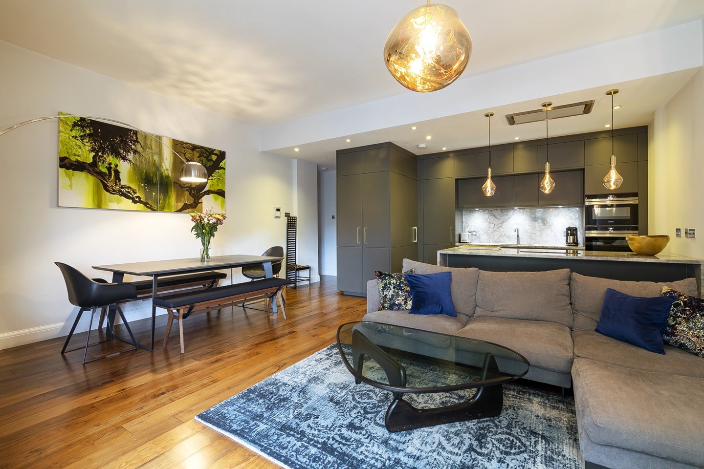 Flat Herbal Hill in Greater London
