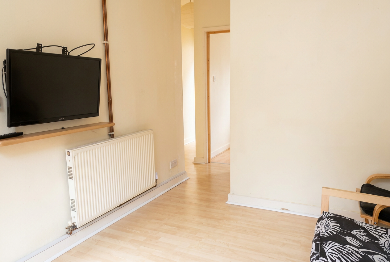 Room Blossom Avenue in Birmingham