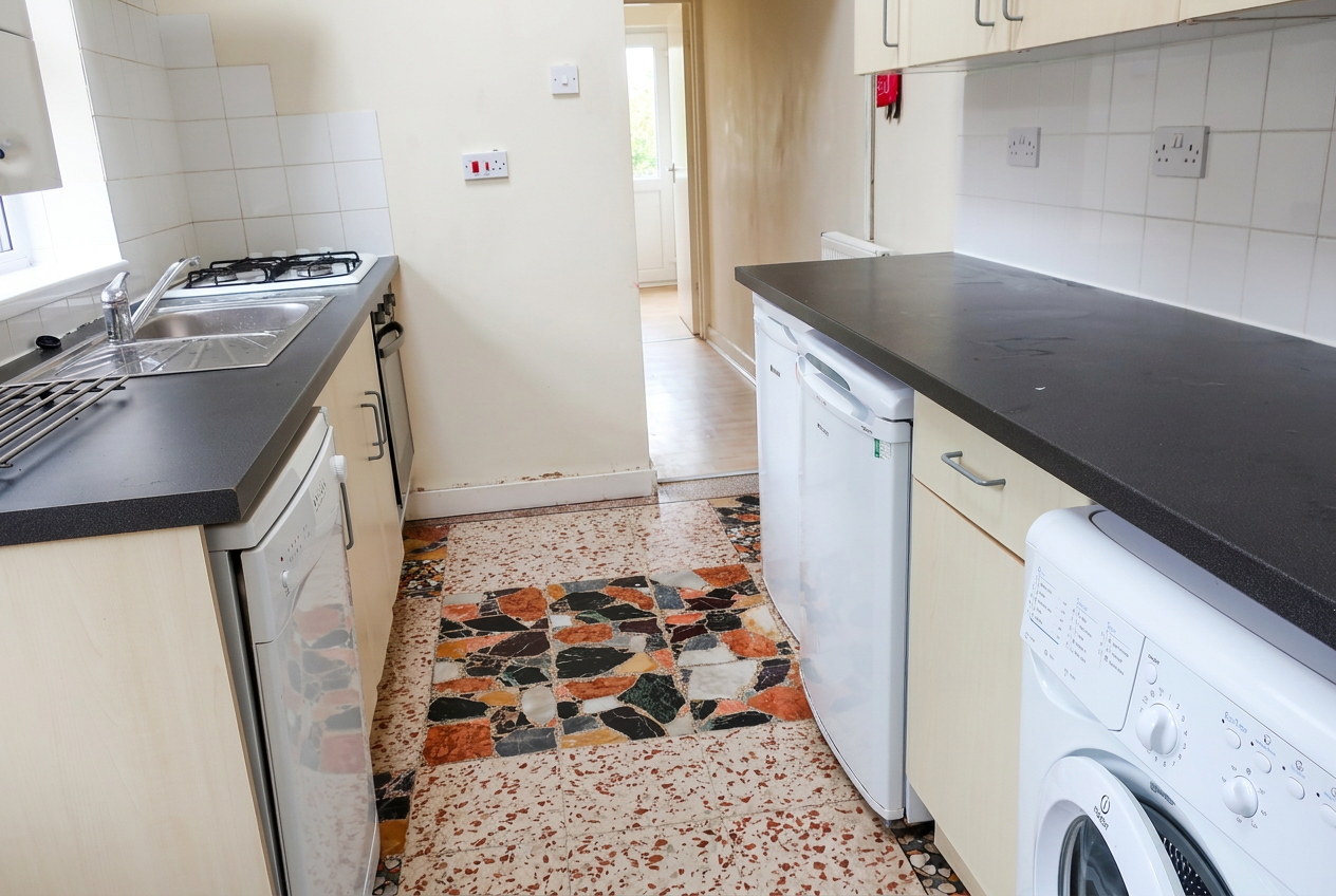 Room Blossom Avenue in Birmingham