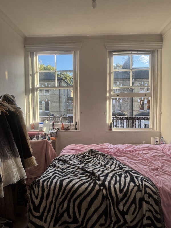 Room Edith Road in Greater London