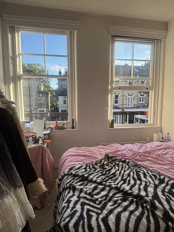 Room Edith Road in Greater London