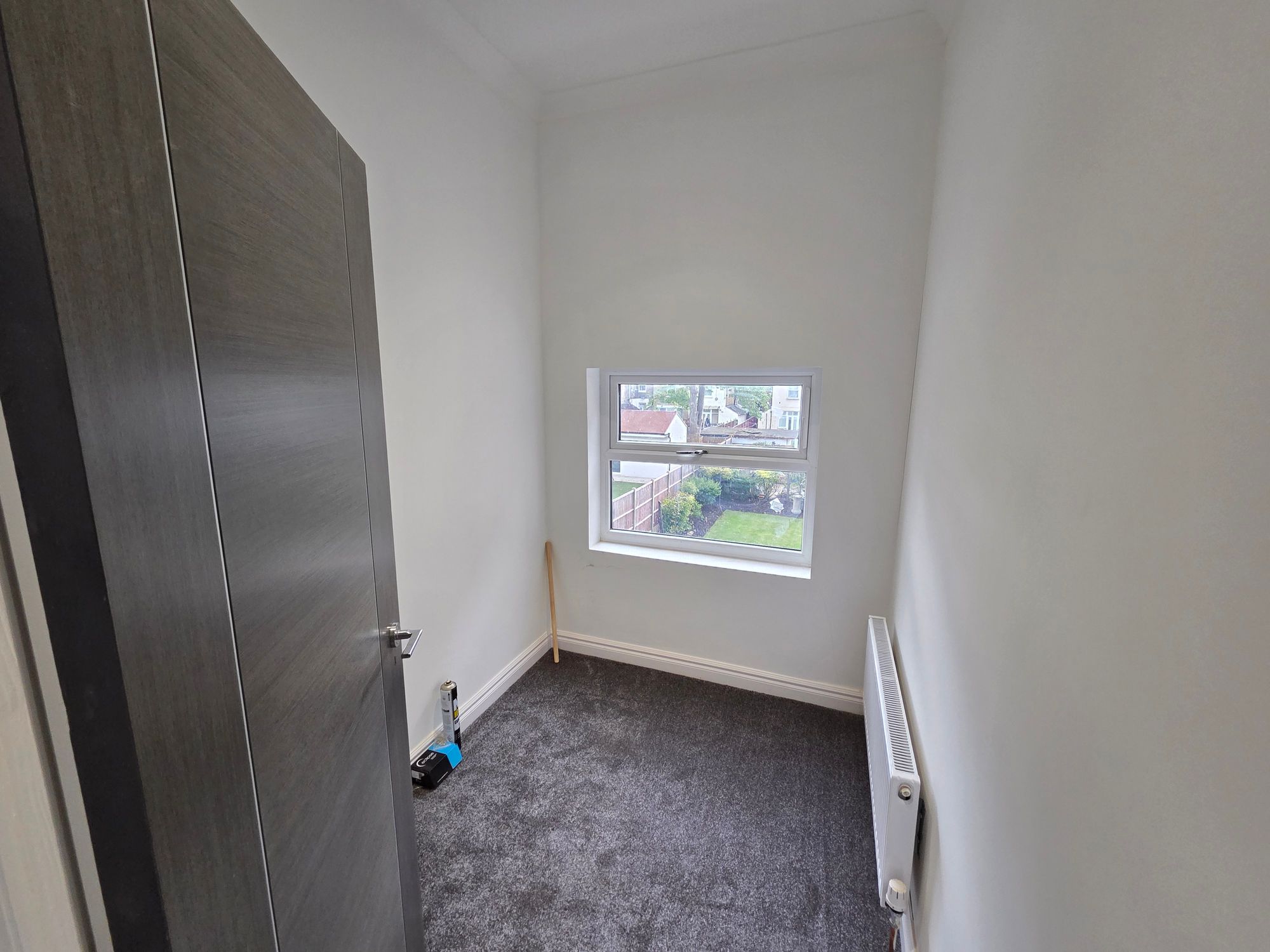 Flat Beatrice Avenue in Greater London