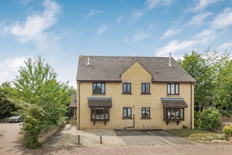 House Farmington Drive in West Oxfordshire