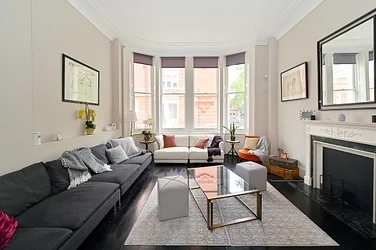 Flat Cadogan Square in Greater London