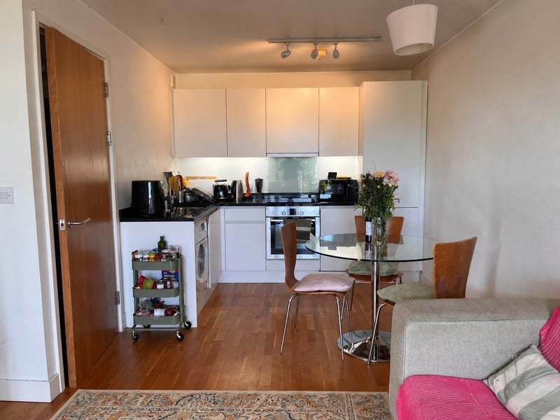 Flat Queensbridge Road in Greater London