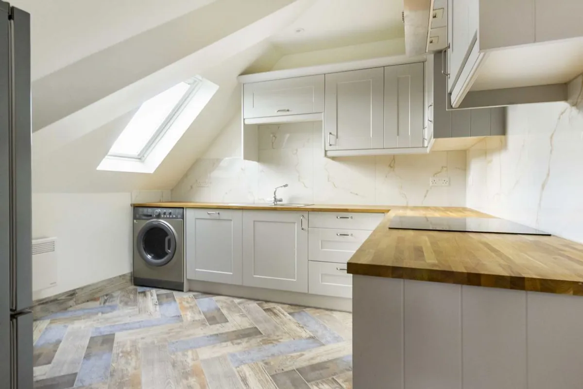 Flat Gunnersbury Avenue in Greater London