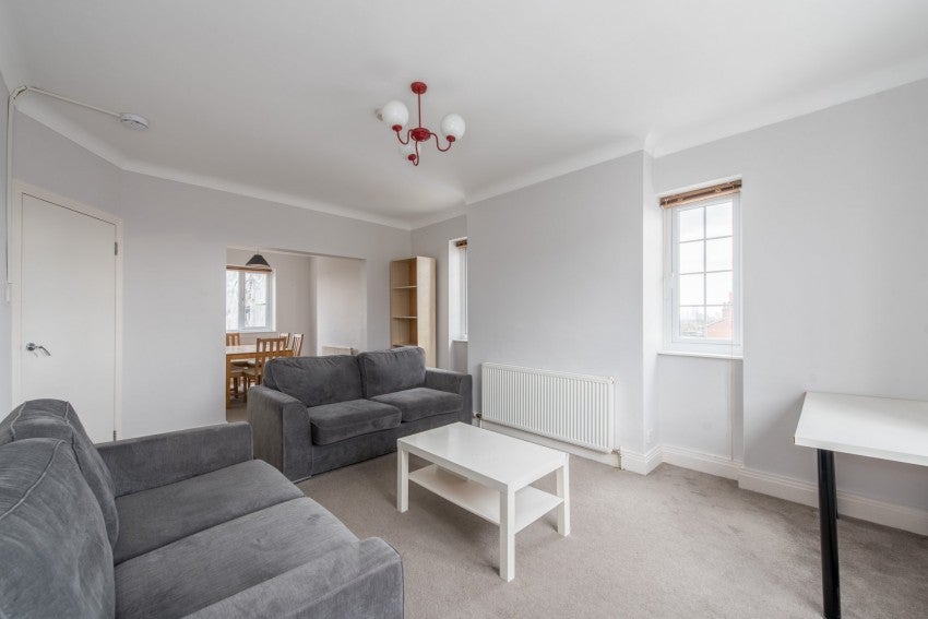 Flat Haverstock Hill in Greater London
