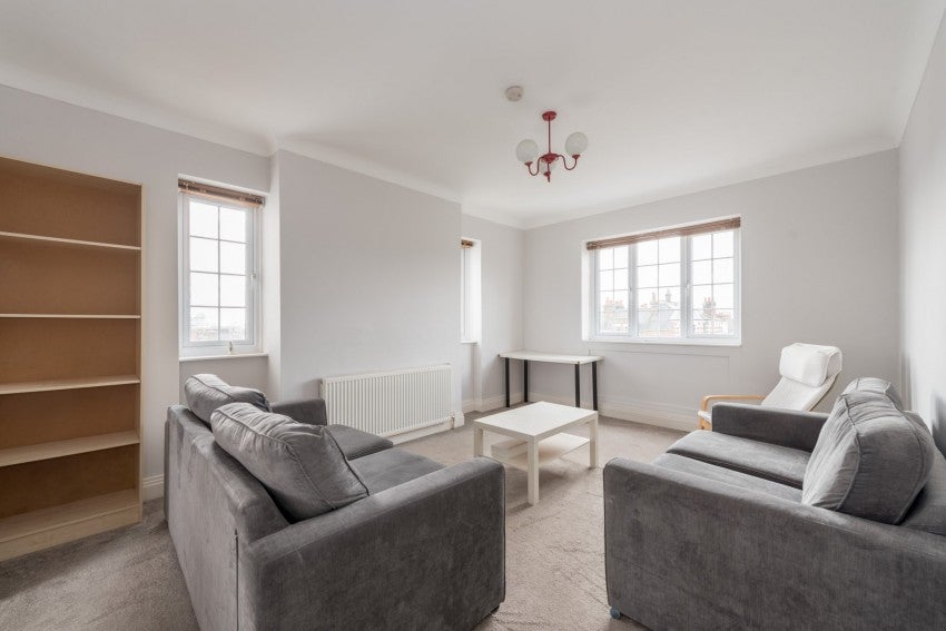 Flat Haverstock Hill in Greater London