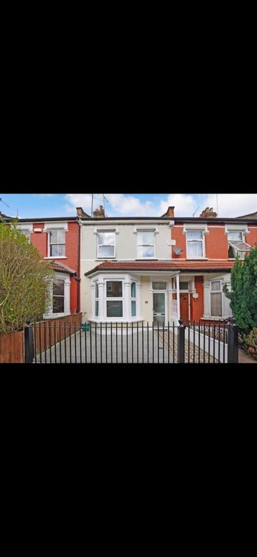 Room Fairfax Road in Greater London