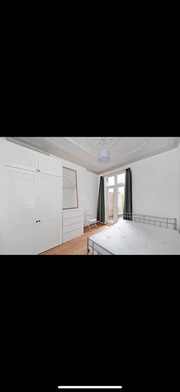 Room Fairfax Road in Greater London