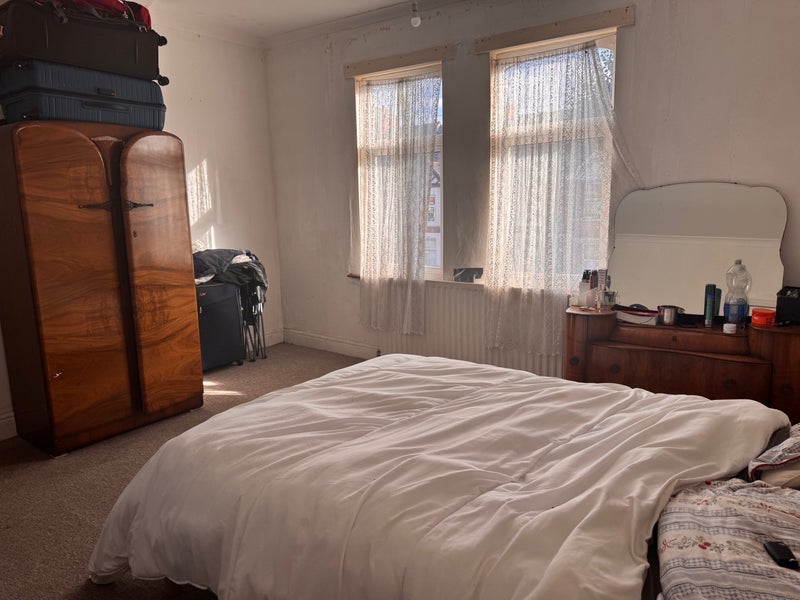 Room Camp Hill Road in Nuneaton and Bedworth