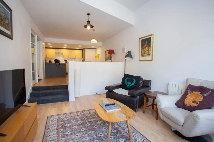 Flat Pitt Street in Glasgow