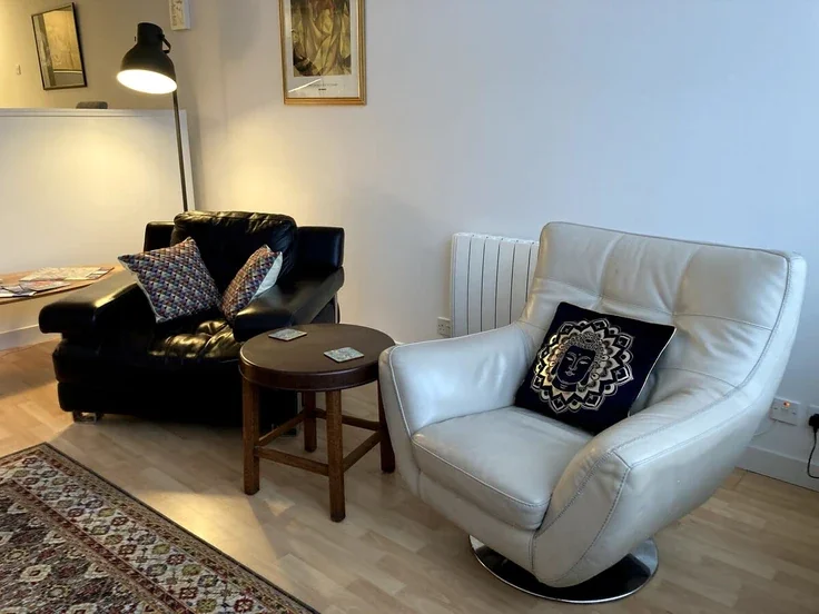 Flat Pitt Street in Glasgow