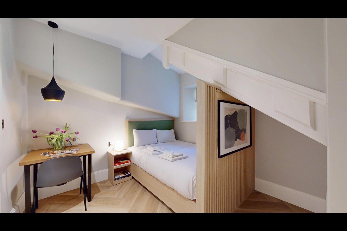 Flat Draycott Avenue in Greater London