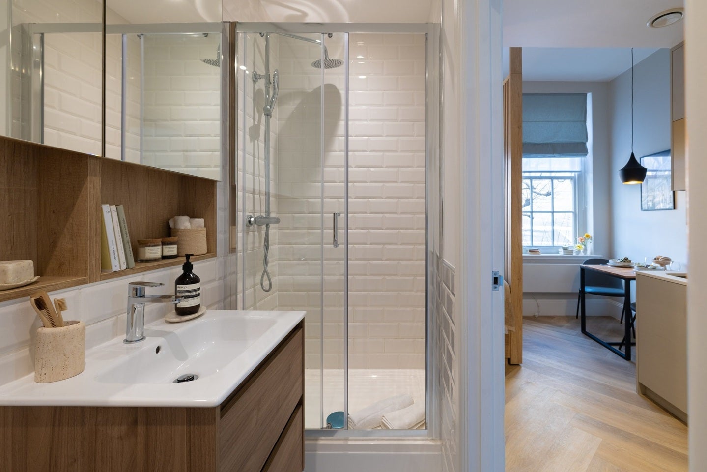 Flat Draycott Avenue in Greater London