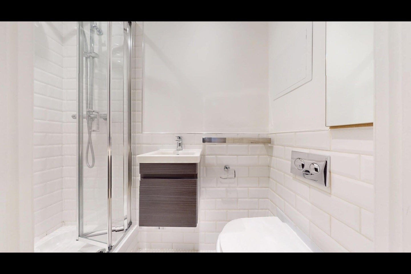 Flat Draycott Avenue in Greater London