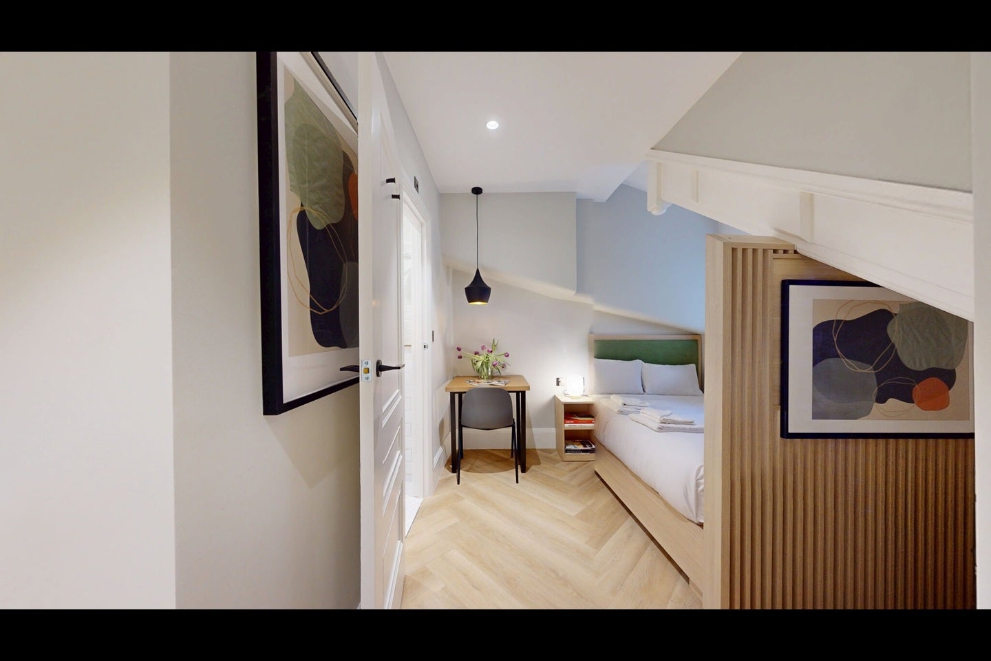 Flat Draycott Avenue in Greater London