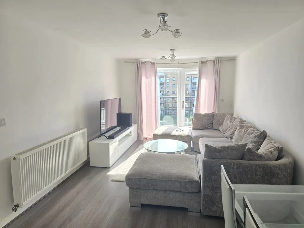Flat Union Road in Greater London