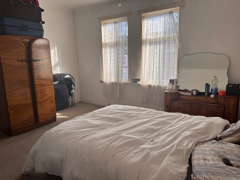 Room Camp Hill Road in Nuneaton and Bedworth