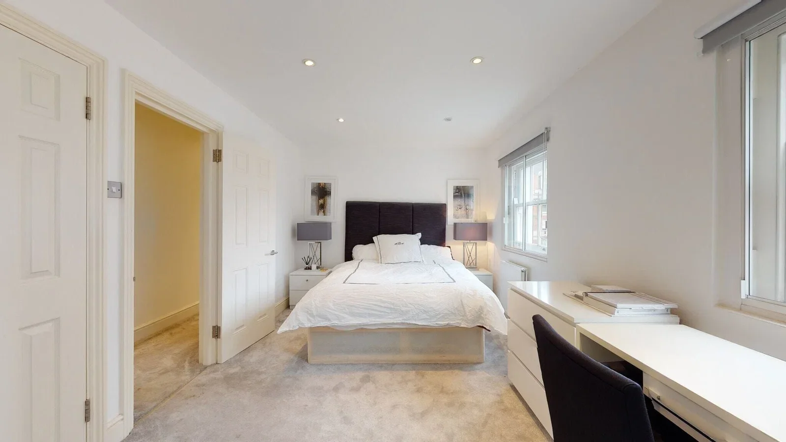 Flat Montagu Row in London
