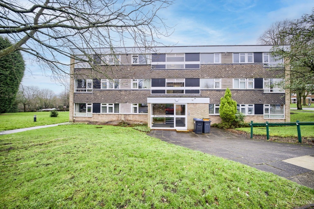 Flat Berrow Drive in Birmingham