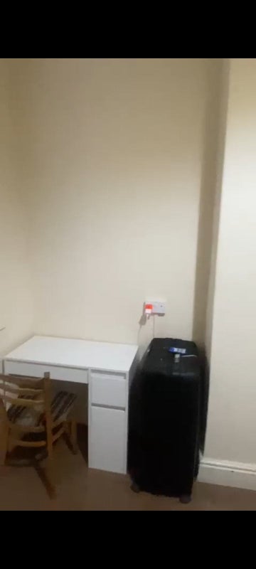 Room Tootal Road in Salford