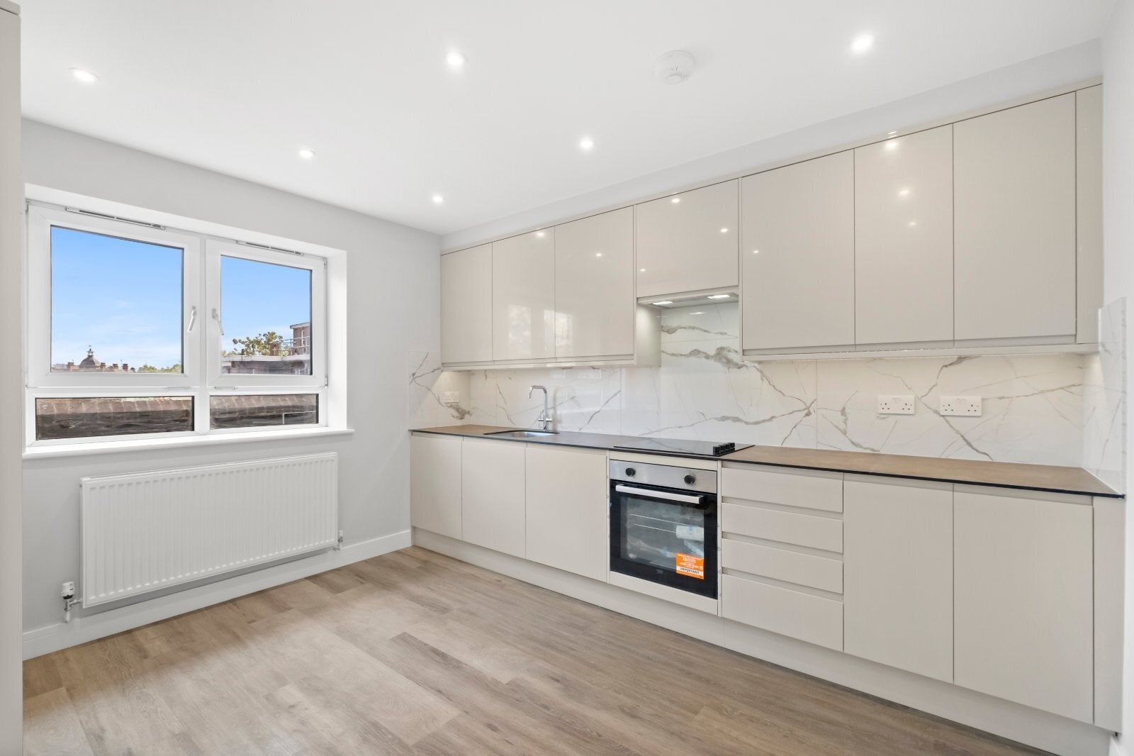 Flat Fulham Park Road in Greater London