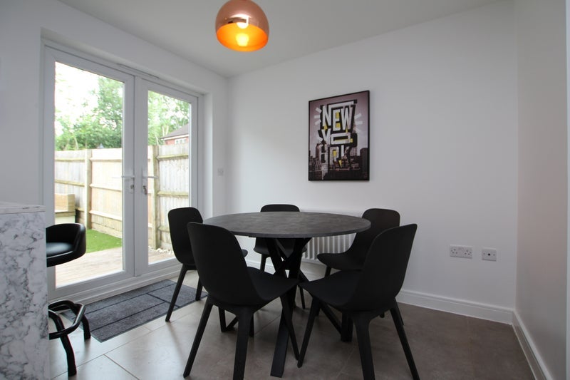 Room East Fields Road in Bristol