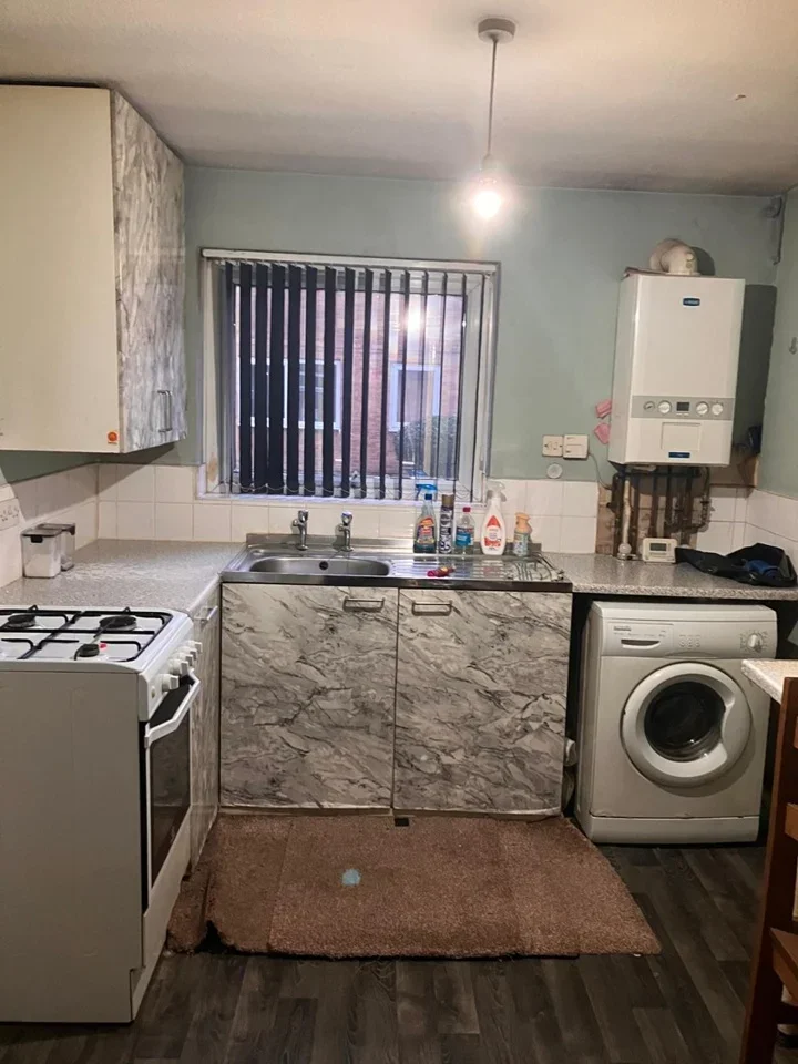 Flat Rosemary Grove in Salford