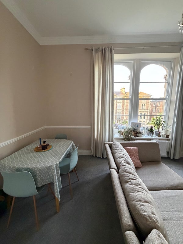 Room Pembroke Road in Bristol