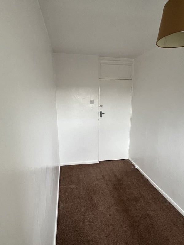 Room Alma Street in Greater London