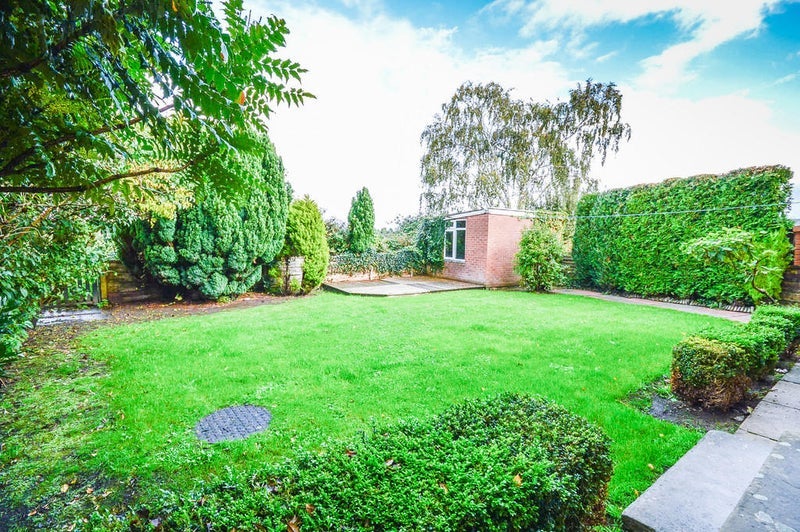 House Lomond Avenue in Trafford