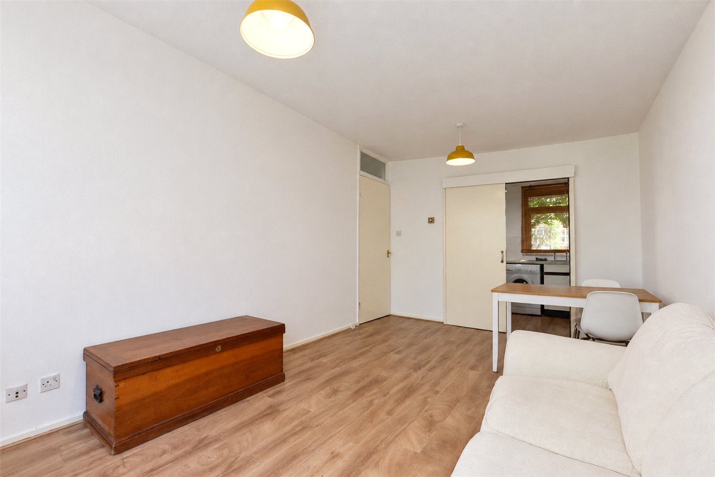 Flat Shooters Hill Road in Greater London