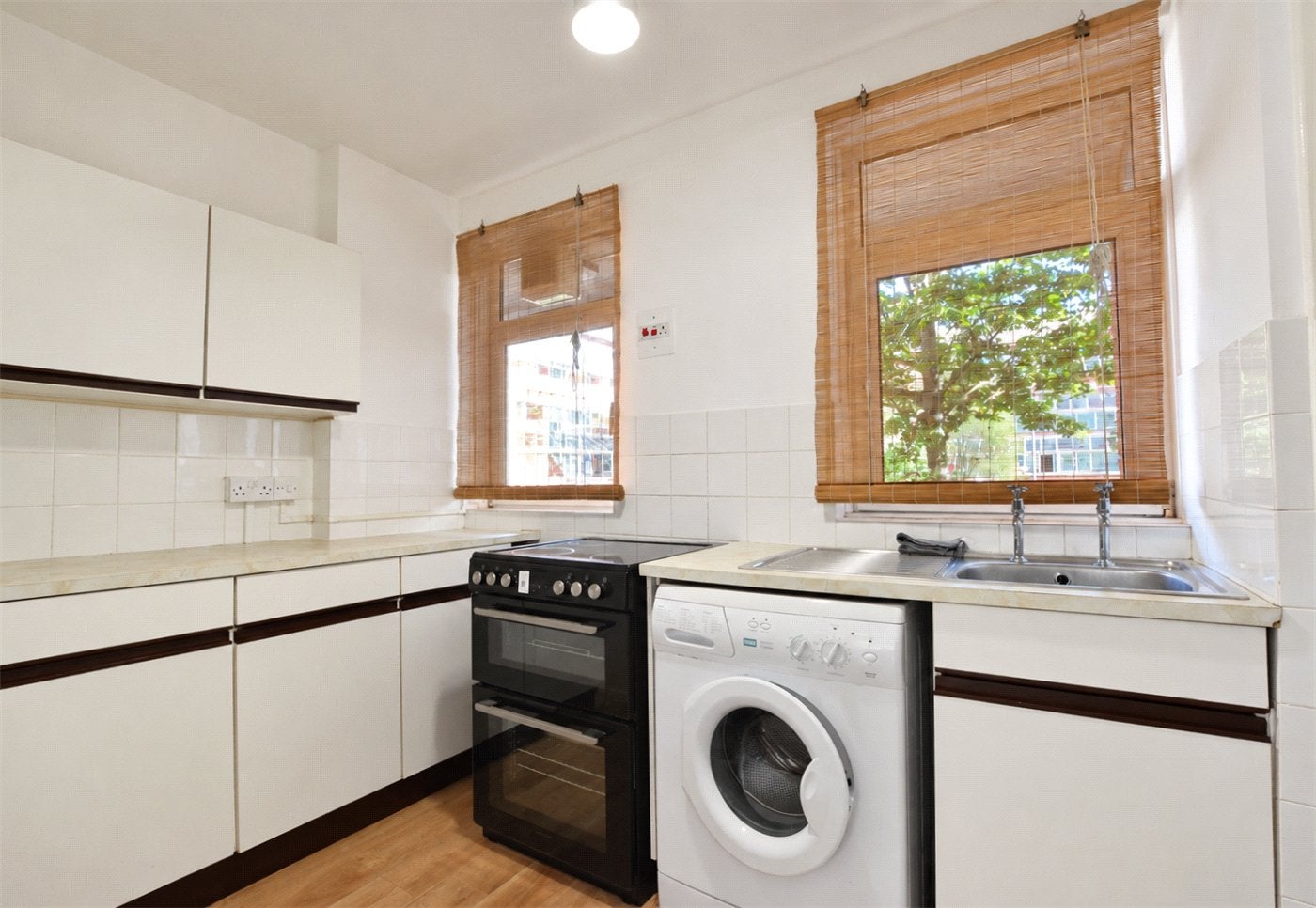 Flat Shooters Hill Road in Greater London