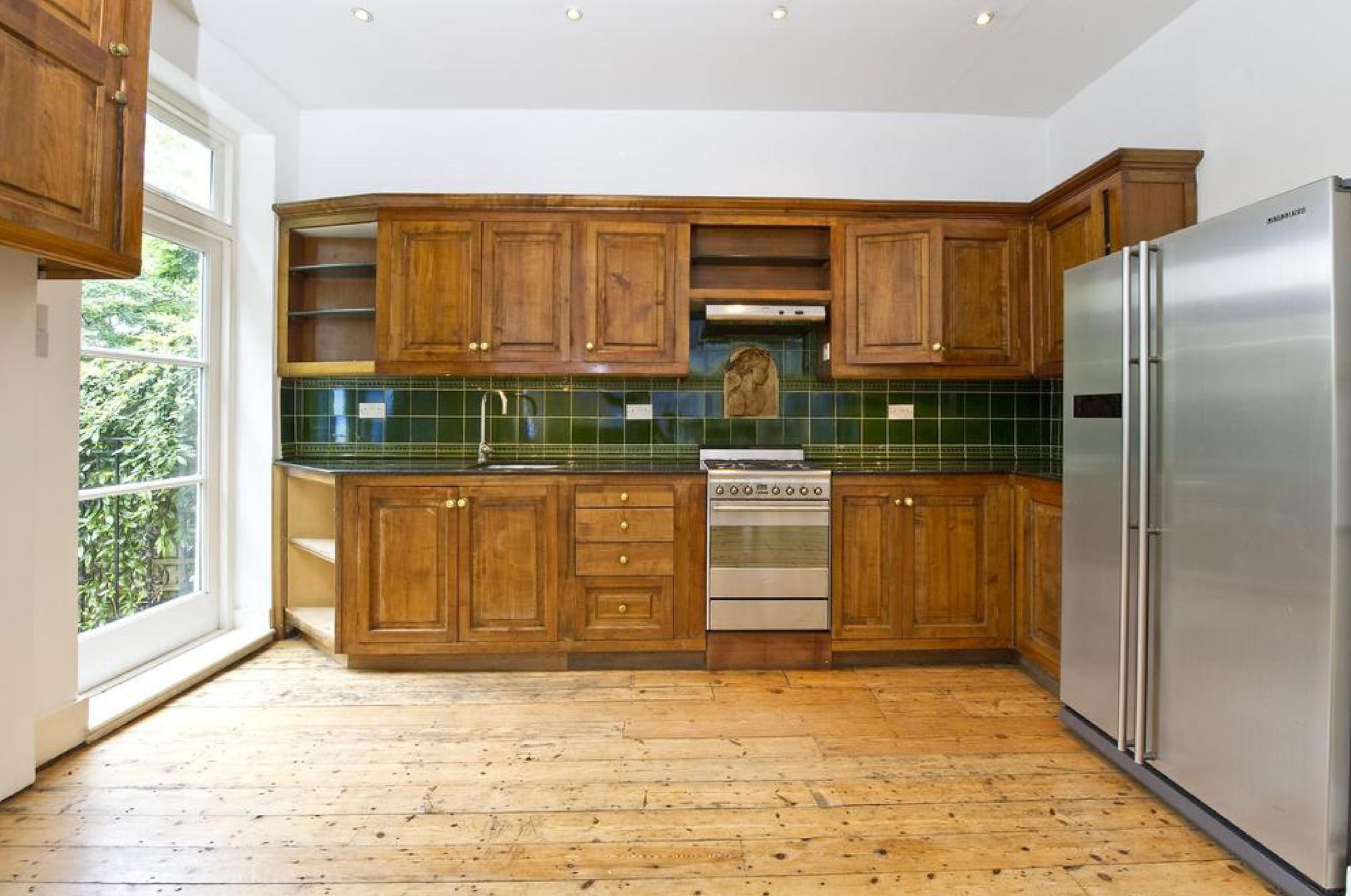 Flat Fellows Road in Greater London
