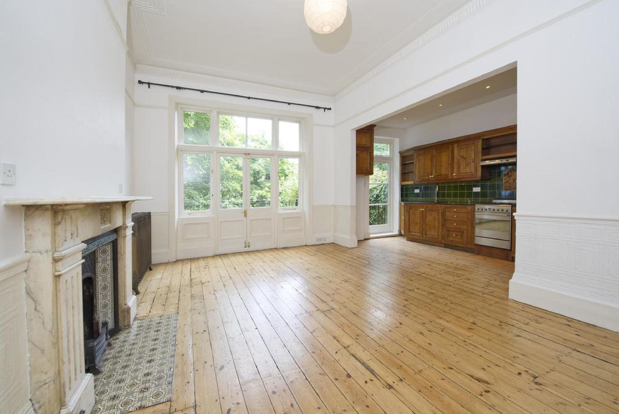 Flat Fellows Road in Greater London