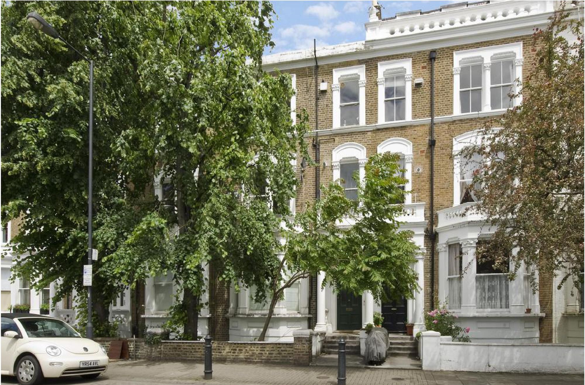 Flat Fellows Road in Greater London
