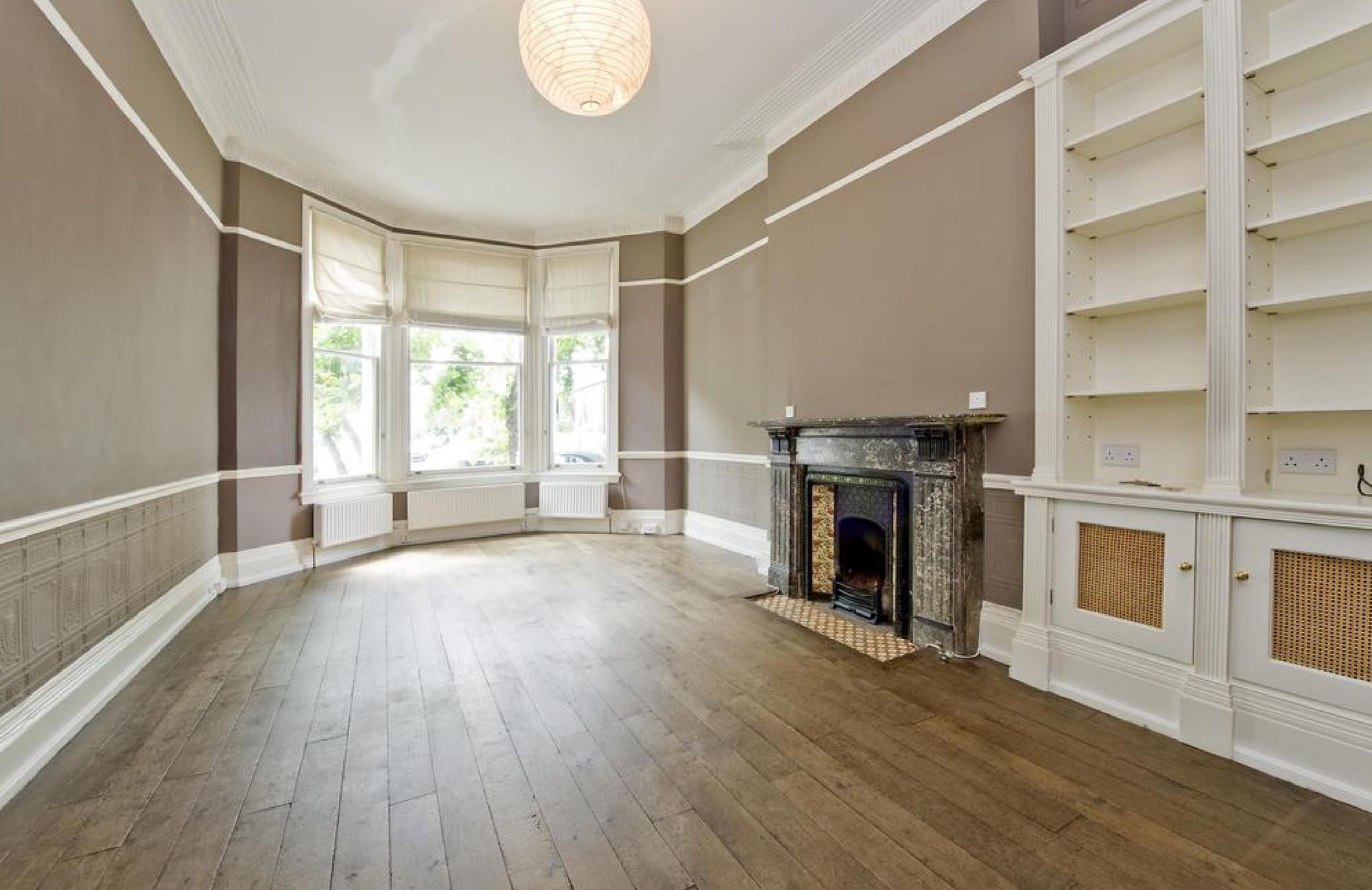 Flat Fellows Road in Greater London