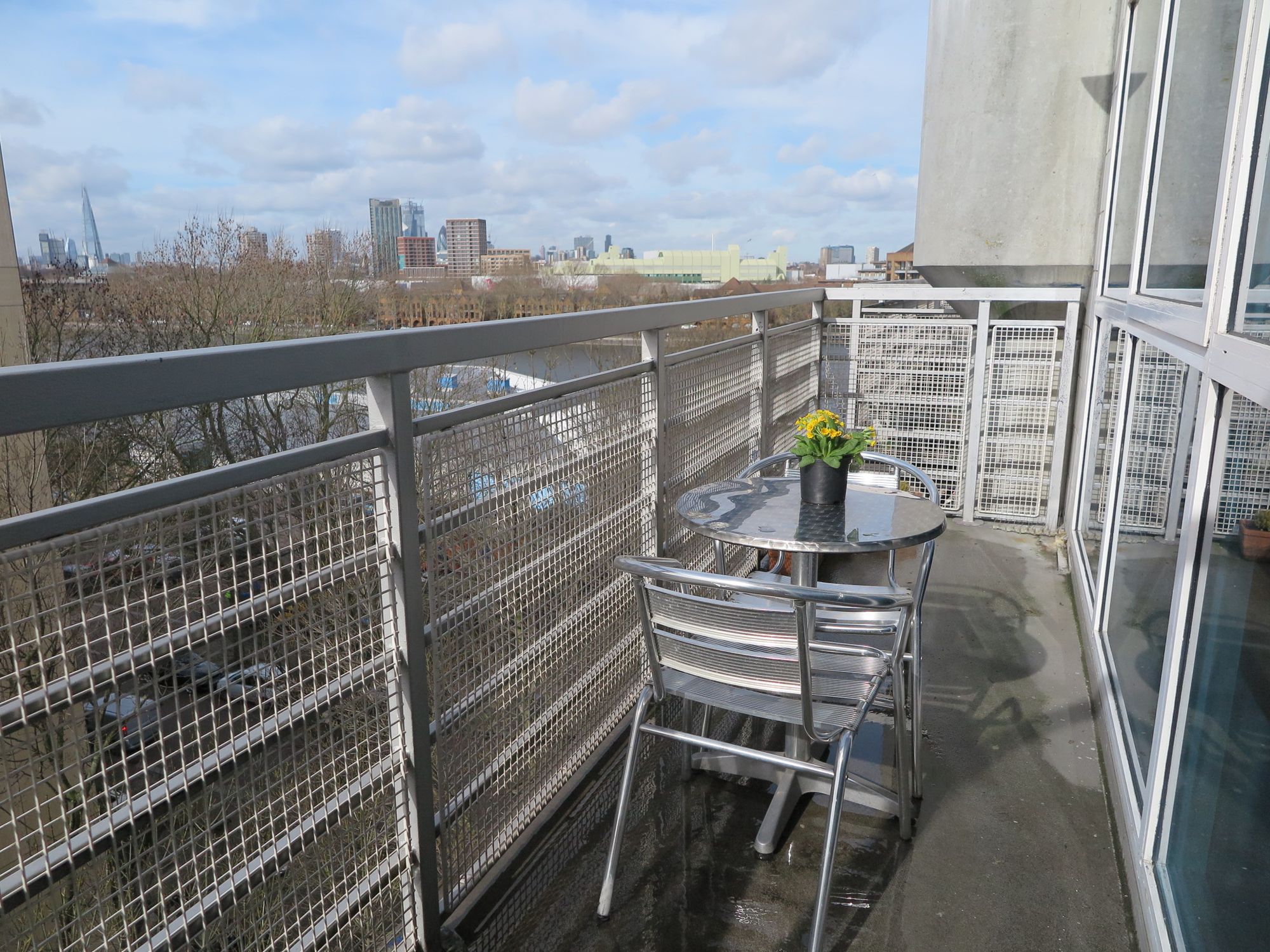 Flat Boat Lifter Way in Greater London